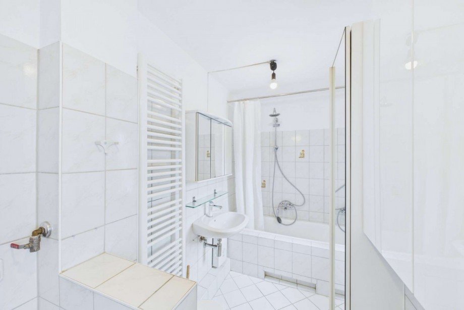 Bad im Obergeschoss Zweifamilienhaus Eichwalde