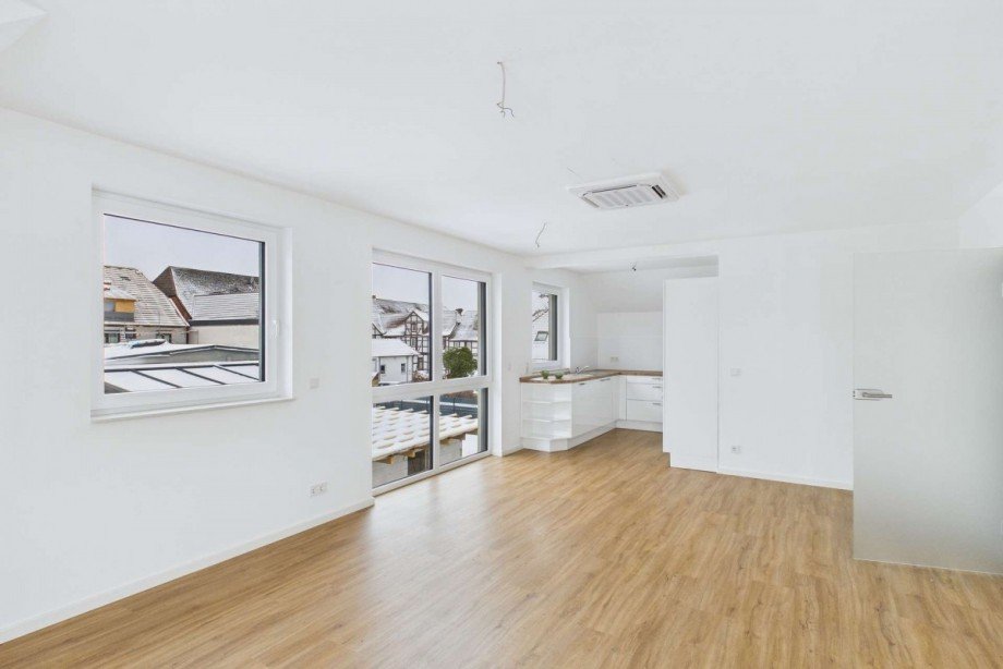 Blick aus dem Wohnzimmer zur K�che Maisonettewohnung Wolfsburg