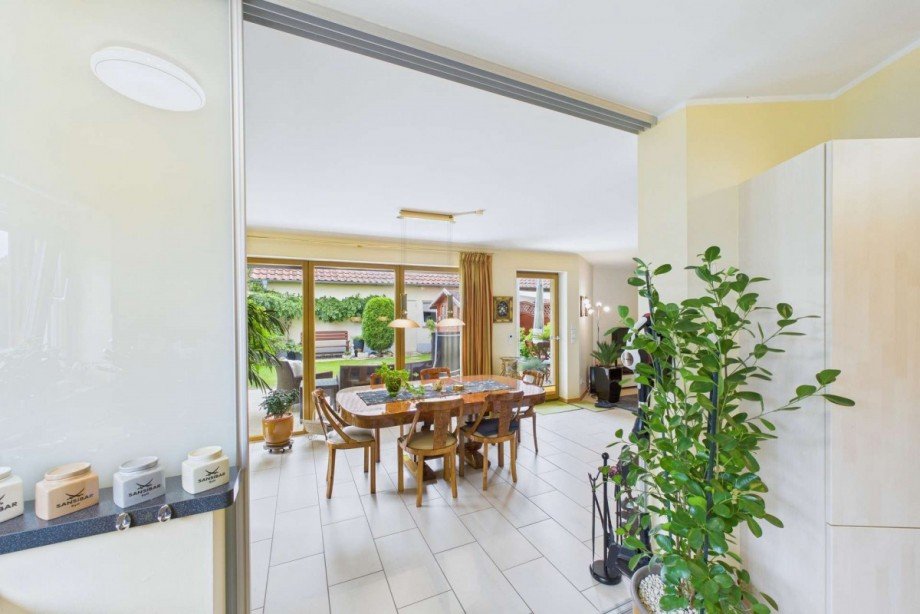 Blick von der K�che zum Esstisch Erdgeschosswohnung Wolfsburg