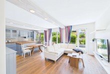 Wohnzimmer K�stenflair mit hoher Lebensqualit�t - Sorgloses Mieten mit der Option auf Kauf