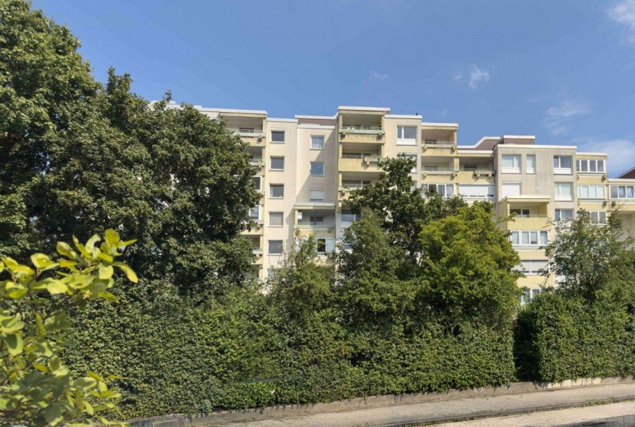 Blick-zum-Haus, Balkonseite Wohnung Wolfsburg