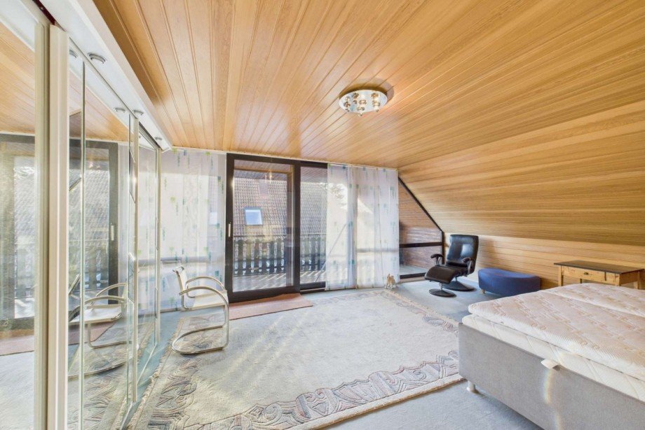 Schlafzimmer mit Balkon Einfamilienhaus Wolfsburg-Ehmen