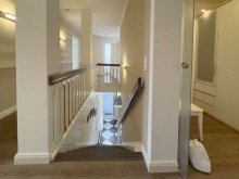 Flur mit Treppe ins Erdgeschoss K�stenflair mit hoher Lebensqualit�t - Sorgloses Mieten mit der Option auf Kauf