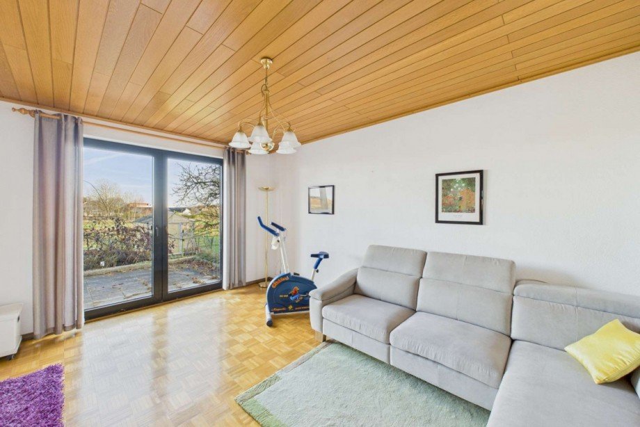 Zimmer im Erdgeschoss mit Zugang zur Terrasse Einfamilienhaus Wolfsburg-Ehmen