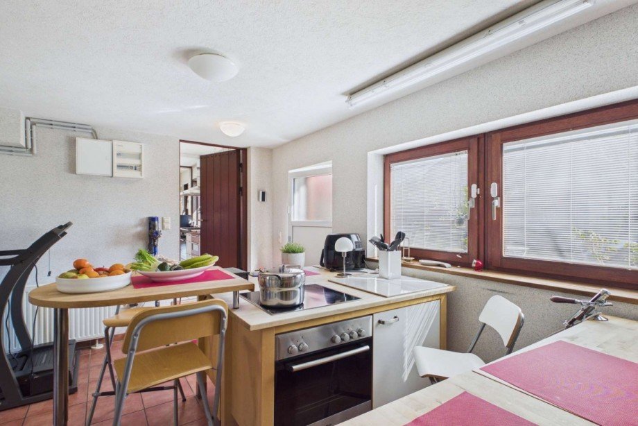 gro�er Multifunktionsraum mit direktem Zugang zur K�che Einfamilienhaus Wolfsburg