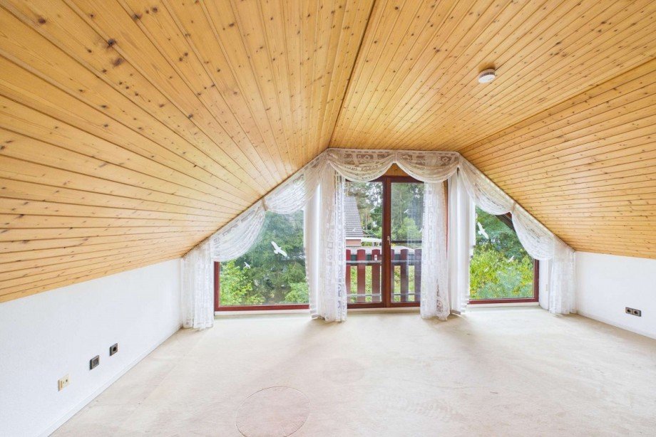 gro�es Zimmer im Obergeschoss Einfamilienhaus Gifhorn