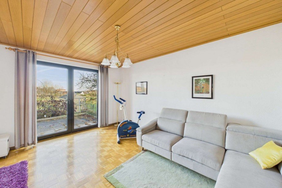 Zimmer im Erdgeschoss mit Zugang zur Terrasse Einfamilienhaus Wolfsburg-Ehmen