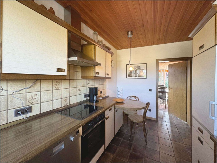 K�che mit T�r zum Essbereich Einfamilienhaus Wolfsburg