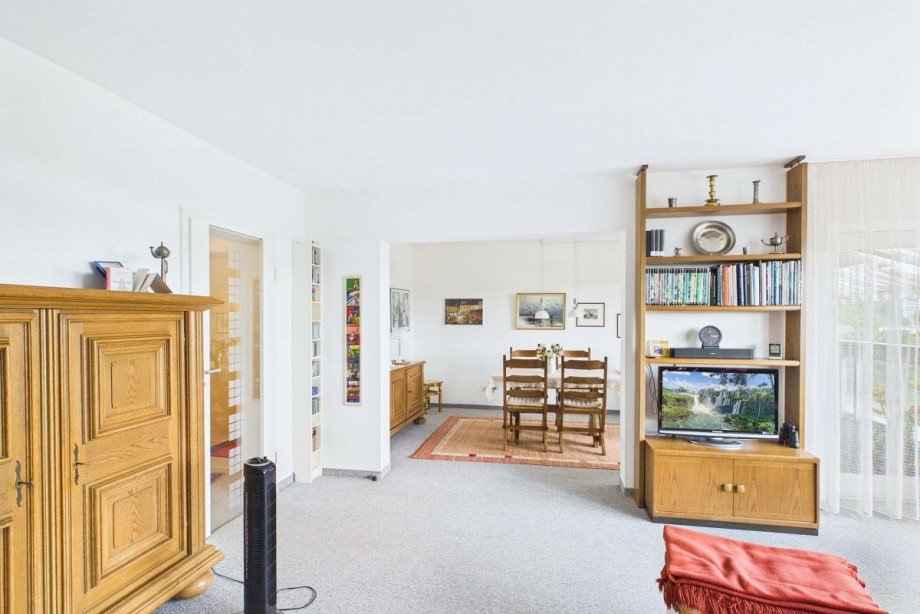 Wohnzimmerblick zum Esszimmer Etagenwohnung Wolfsburg