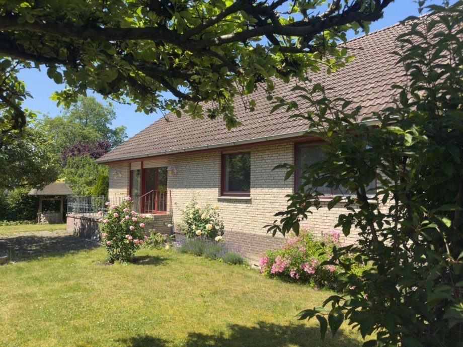 Blick zum Haus Einfamilienhaus Wolfsburg