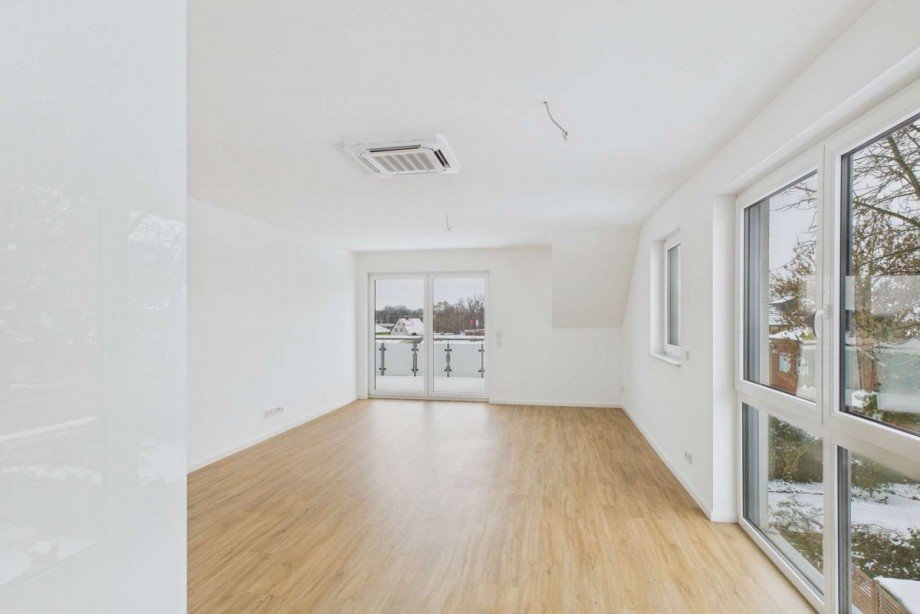 Wohnzimmerblick zum Balkon Maisonettewohnung Wolfsburg