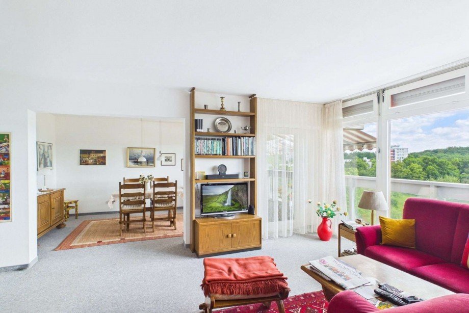 Wohnzimmerblick zum Esszimmer Etagenwohnung Wolfsburg