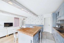 Blick zur T�r in den Hauswirtschaftsraum K�stenflair mit hoher Lebensqualit�t - Sorgloses Mieten mit der Option auf Kauf
