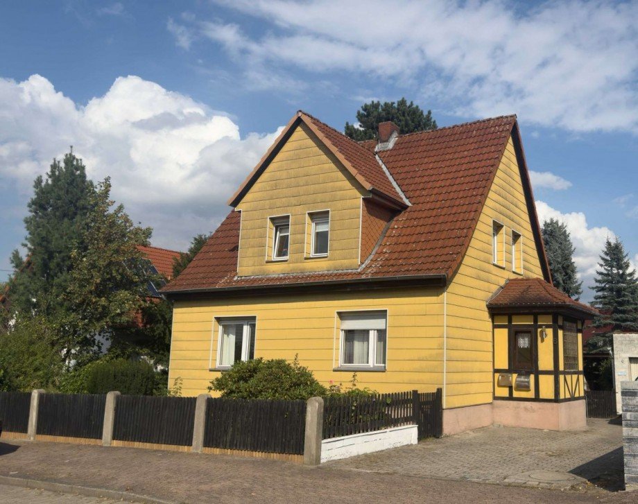 Hausansicht Zweifamilienhaus Wolfsburg
