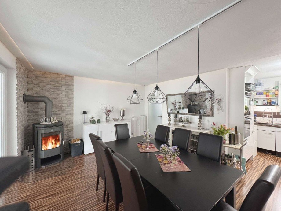 Essbereich mit Kamin Einfamilienhaus Wolfsburg